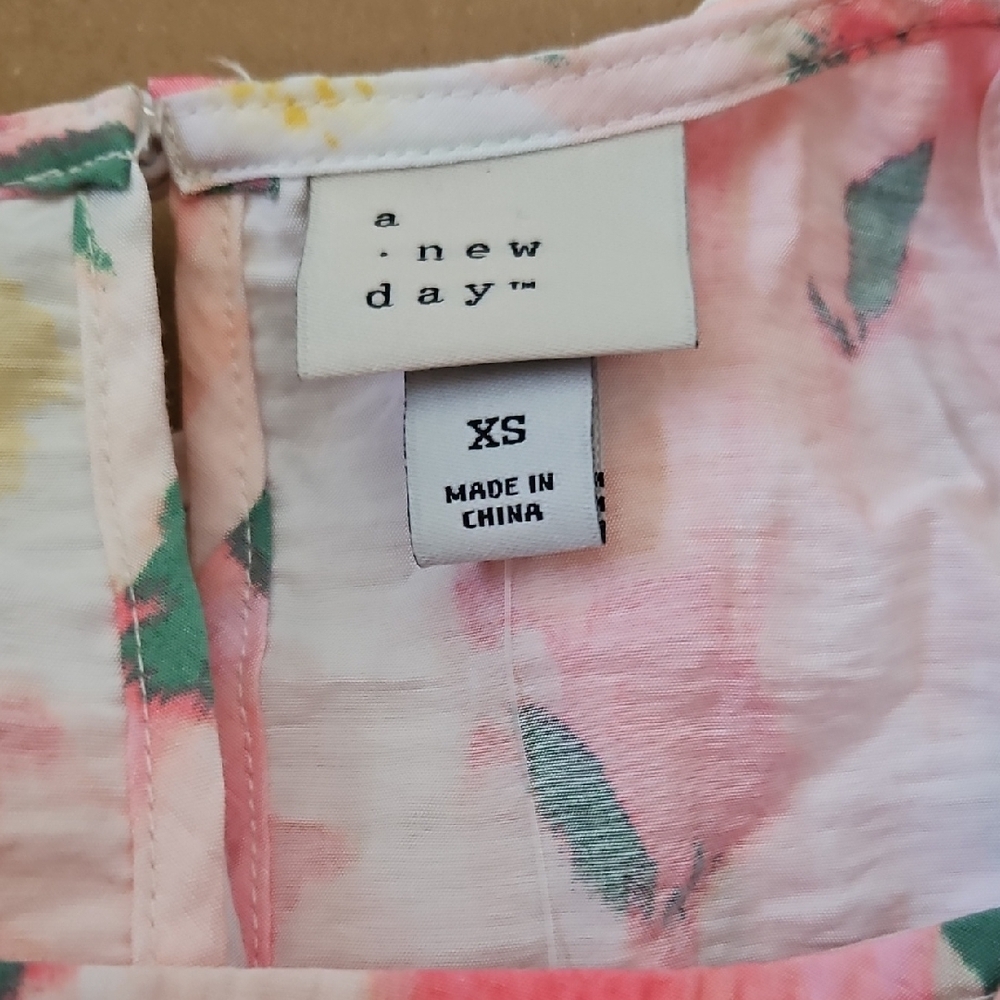 A New Day Pink Floral Sleeveless Blouse - Picture 3 of 5